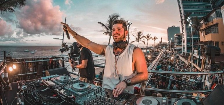 Anitta Perde Para Alok a Posição De Brasileira Com Mais Ouvintes No Spotify