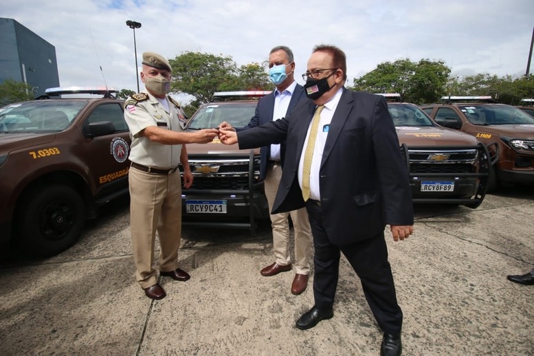 Governador Entrega Viaturas Para Serrinha, Euclides Da Cunha e Outros 13 Municípios