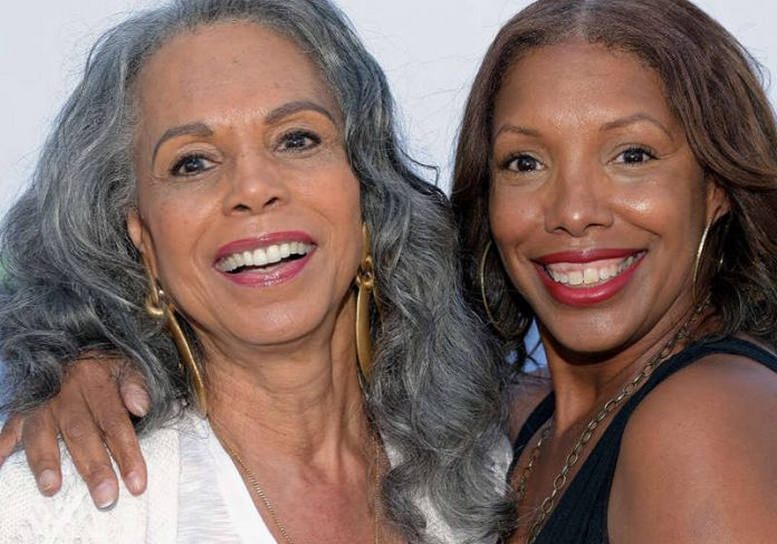 Filha Descobre Que Atriz Da Série Favorita é Sua Mãe Biológica