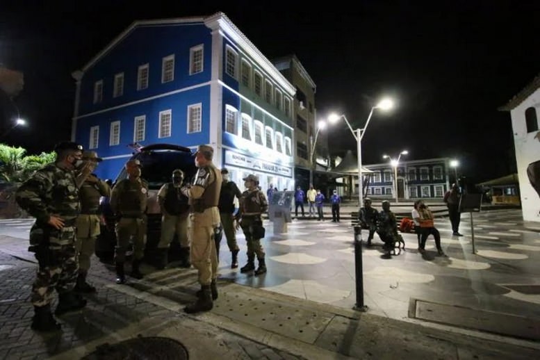 Decreto Do Governo Da Bahia Modifica Horário De Toque De Recolher e Libera Eventos Para Até 100 Pessoas