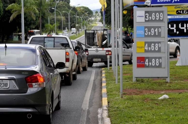 Com Medo De Desabastecimento, Motoristas Correm Aos Postos De Gasolina