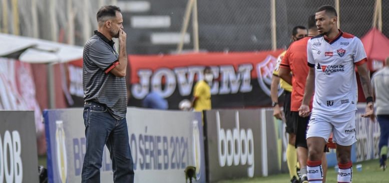 Vitória Perde Para o Vila Nova e é Rebaixado Pela Segunda Vez Para a Terceira Divisão