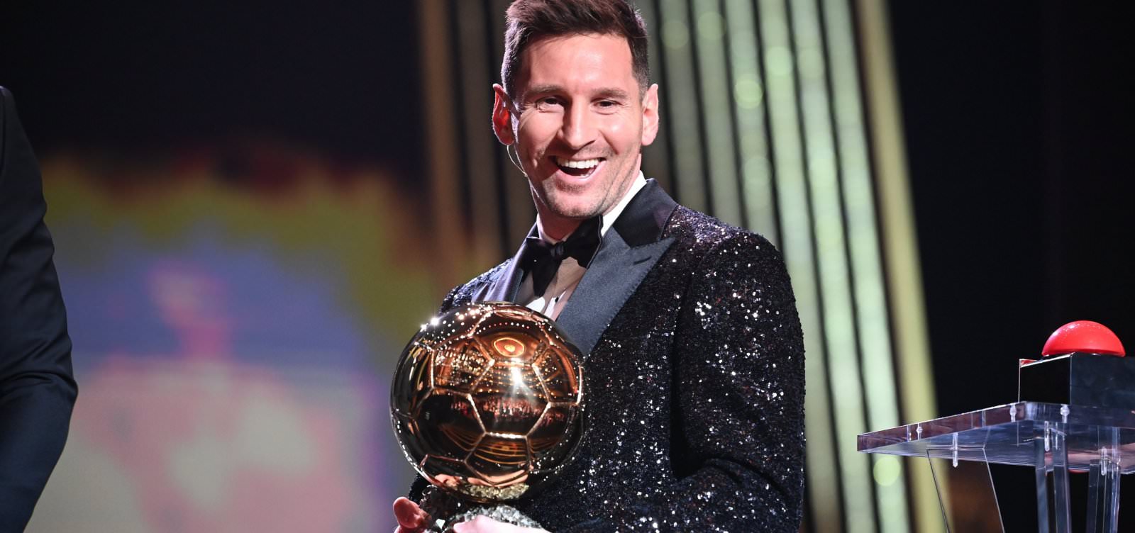 Messi Amplia Recorde e Ganha 7ª Bola De Ouro Da Carreira
