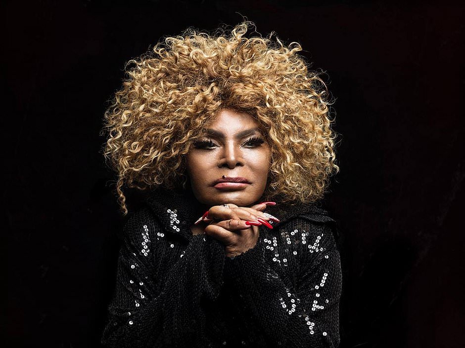 Cantora Elza Soares morre aos 91 anos