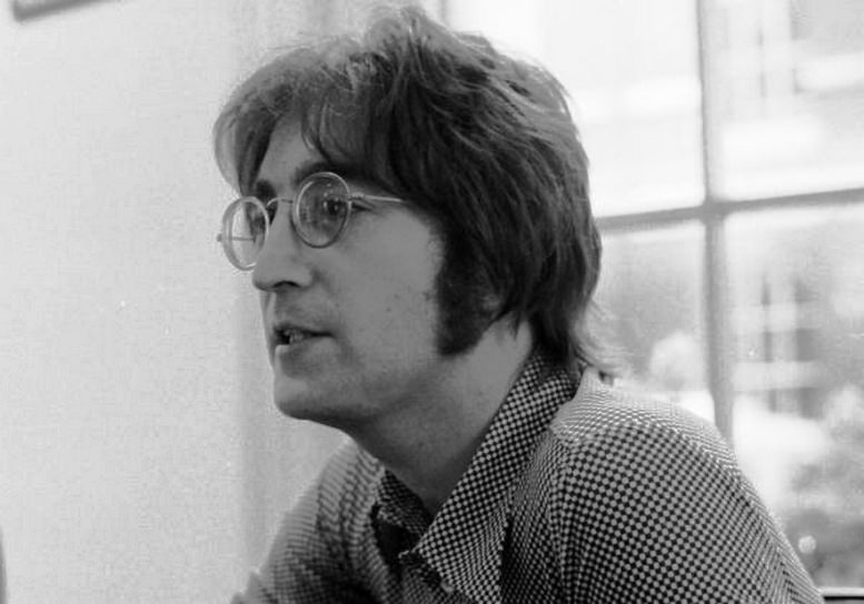 Filho de John Lennon vai leiloar objetos do músico como NFT