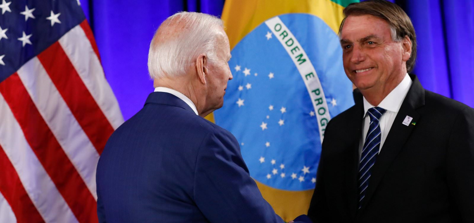Bolsonaro pediu ajuda a Biden contra Lula nas eleições, diz Bloomberg