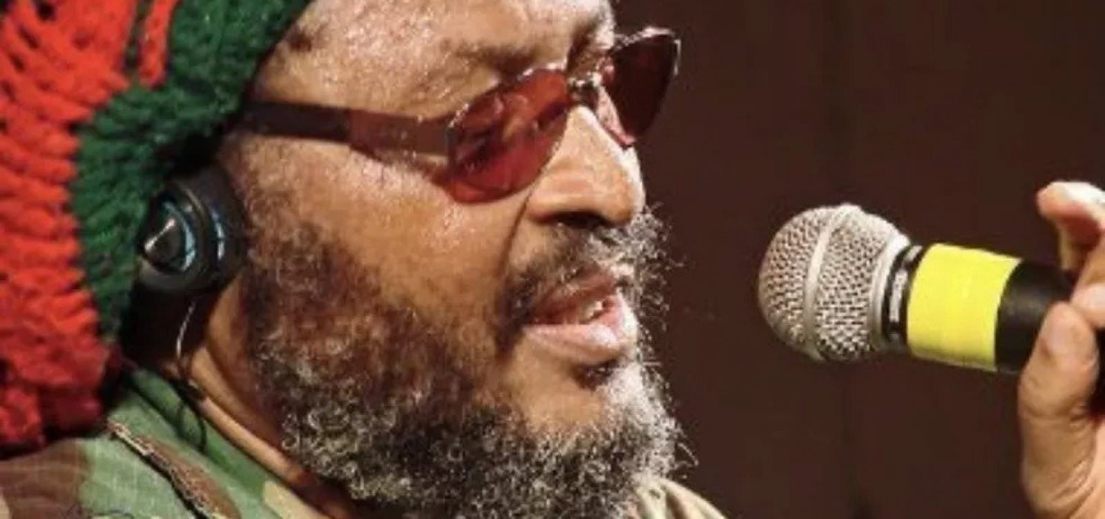 Após parada cardíaca em show, guitarrista de Edson Gomes tem mais duas em hospital