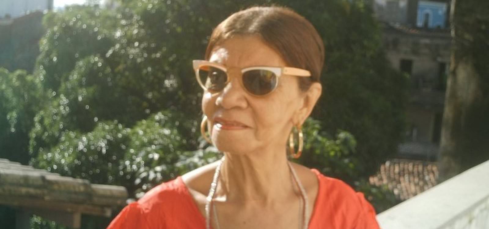 Morre sambista baiana Claudete Macêdo aos 89 anos