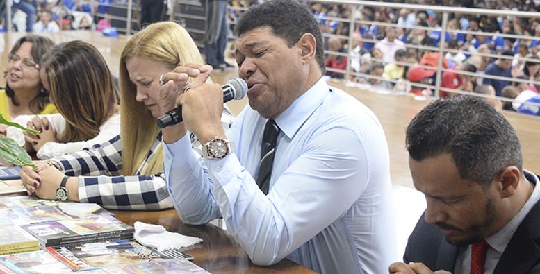 Valdemiro Santiago pede R$ 10 milhões a fiéis para pagar dívidas trabalhistas