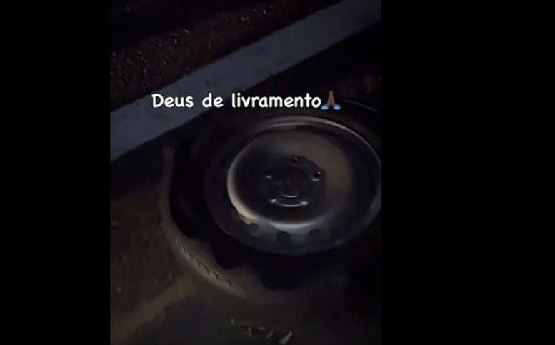 Pneu de van com Léo Santana estoura em rodovia quando cantor voltava de show: ‘tivemos mais um livramento’