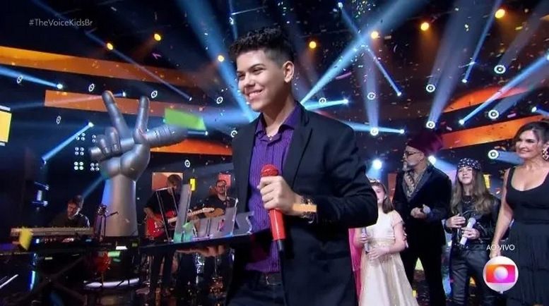 Henrique Lima de Senhor do Bonfim vence o The Voice Kids 2023. Poplulação comemorou após acompanhar a final em telão