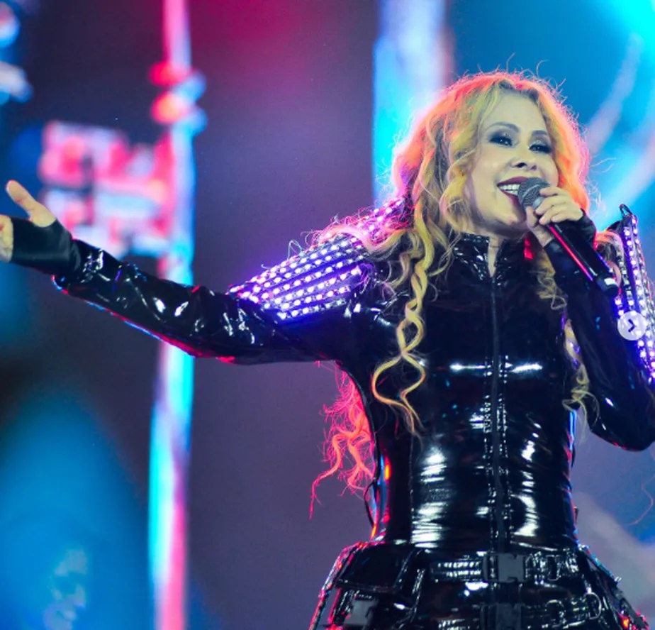Joelma cancela agenda de shows por tempo indeterminado após passar mal