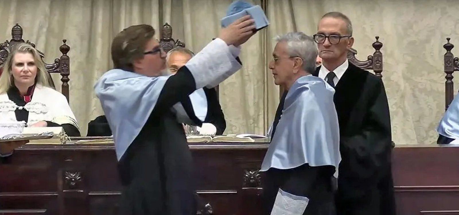 Caetano Veloso recebe título doutor honoris causa da Universidade de Salamanca, na Espanha