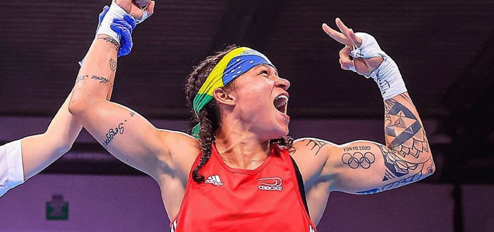 Bia Ferreira derrota argentina e é campeã mundial no boxe profissional