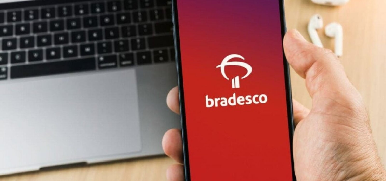 Apagão cibernético global deixa aplicativos de bancos brasileiros fora do ar