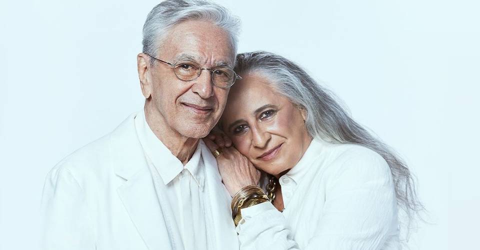Caetano e Bethânia proíbem entrada de público com camiseta de time em shows da turnê