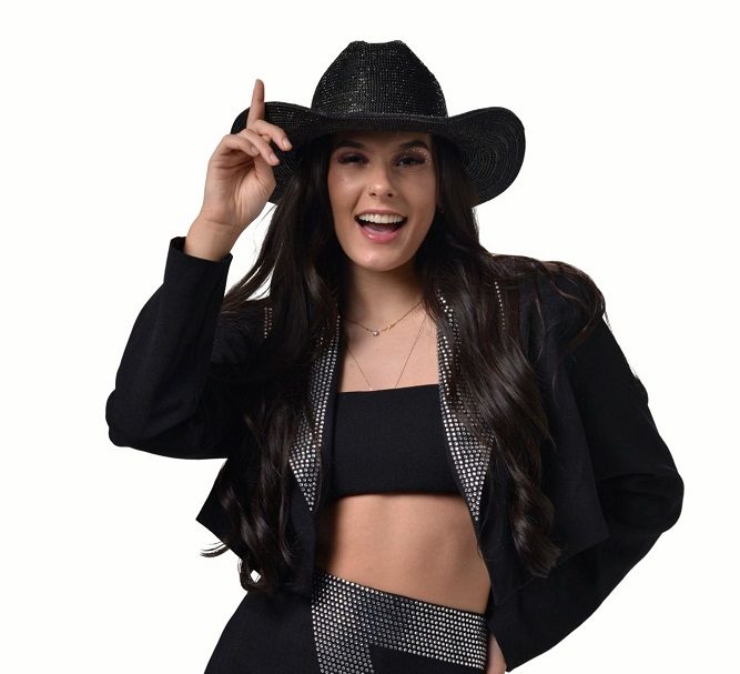 Ana Castela rebate críticas de prefeito baiano após ser detonada: ‘mentira’