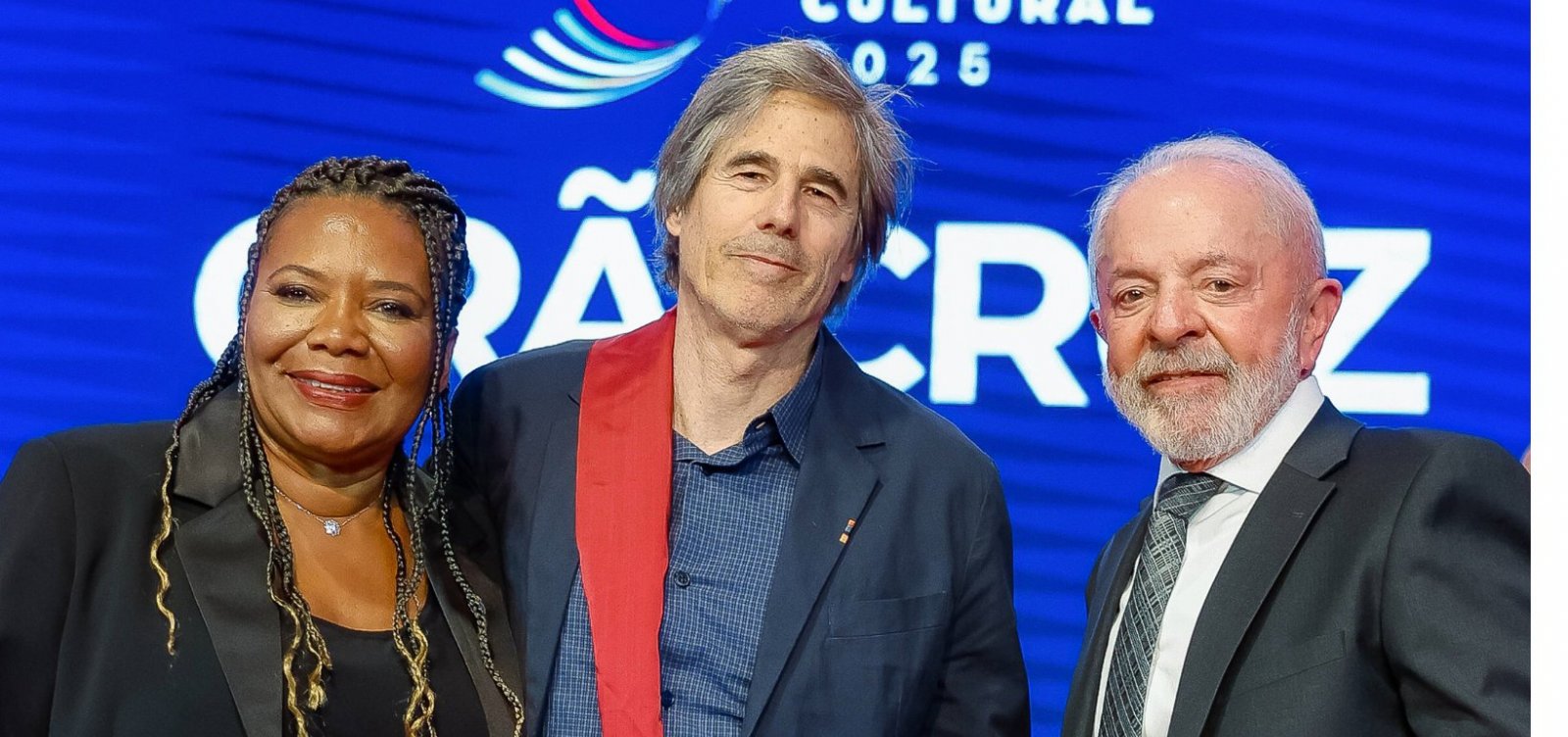 Walter Salles e mais de 751 artistas assinam carta a Lula por regulamentação do streaming