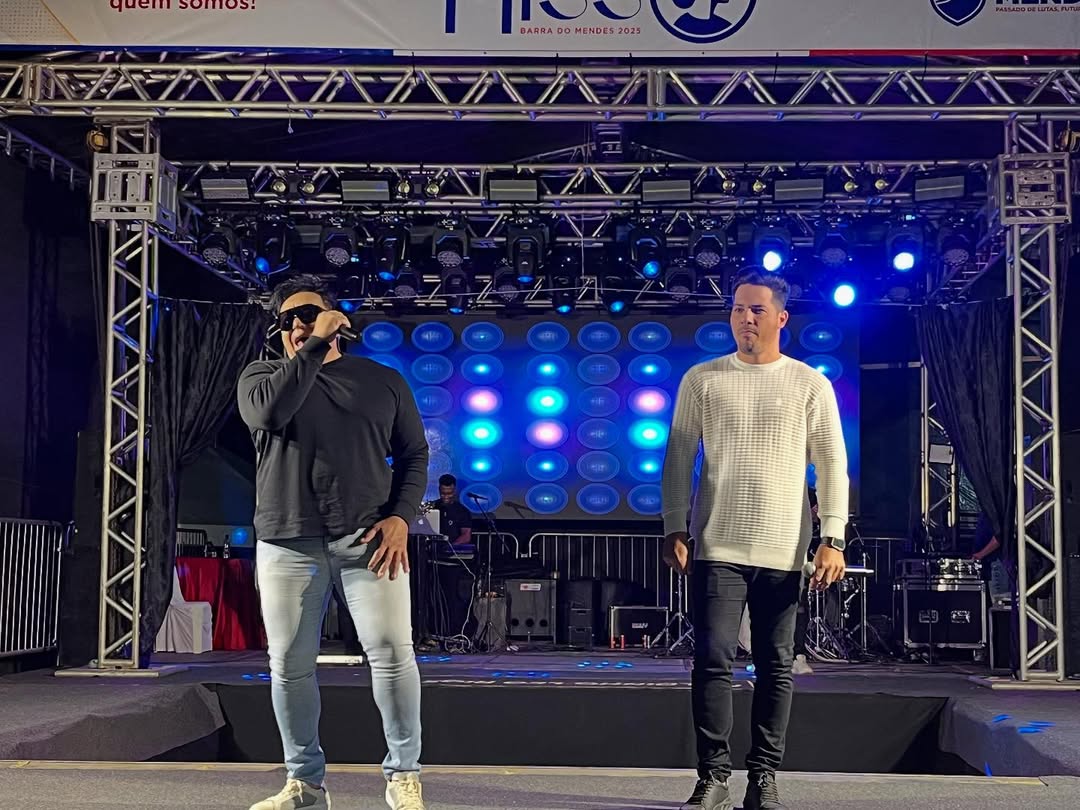 Naldinho e Léo Rios anunciam fim da dupla durante evento de gravação de audiovisual